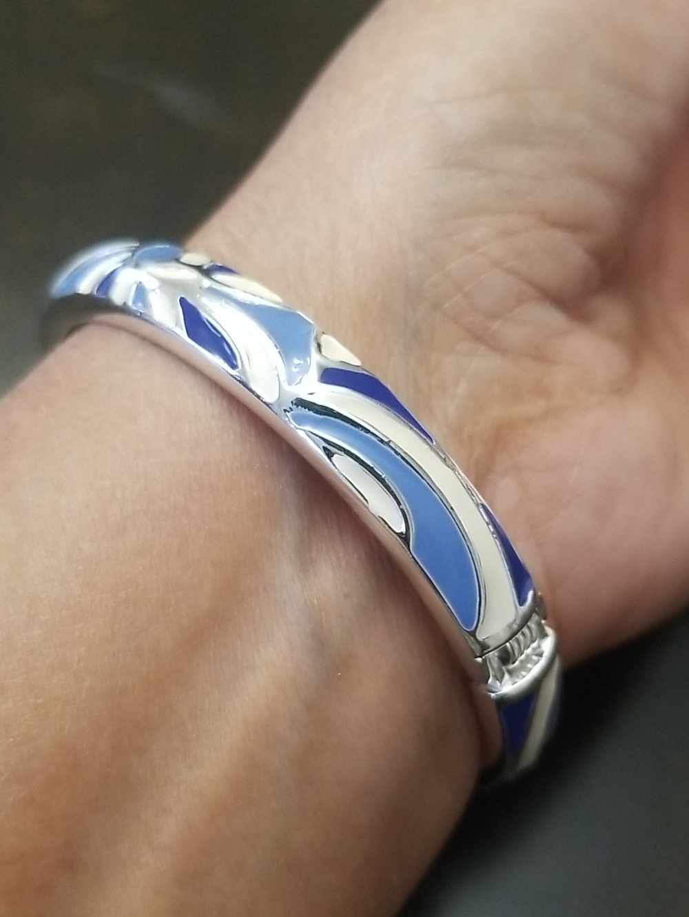 Tommy Bahama enameled bracelet Blue Waves Summer Beach Theme